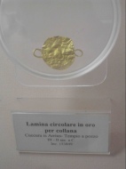 Lamina in oro, museo di Tharros